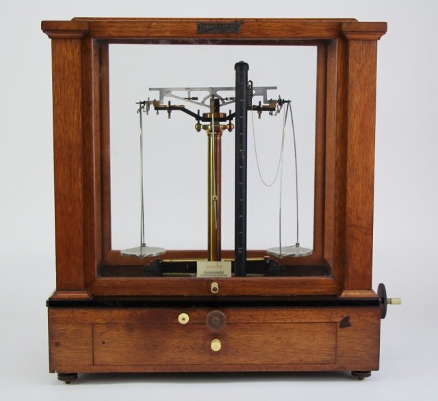 CASED 19TH CENTURY BRASS APOTHOCARY SCALE (1 of 5)