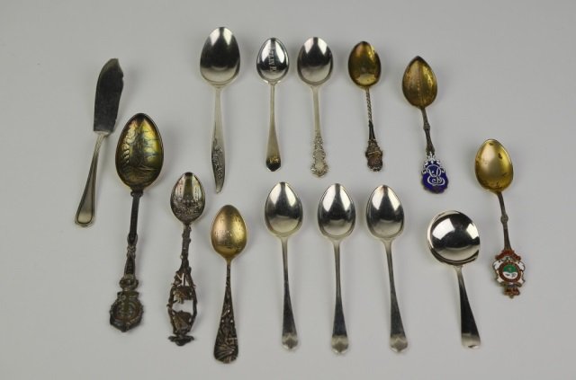 COLLECTION OF MAINLY SILVER SOUVENIR SPOONS (1 of 1)