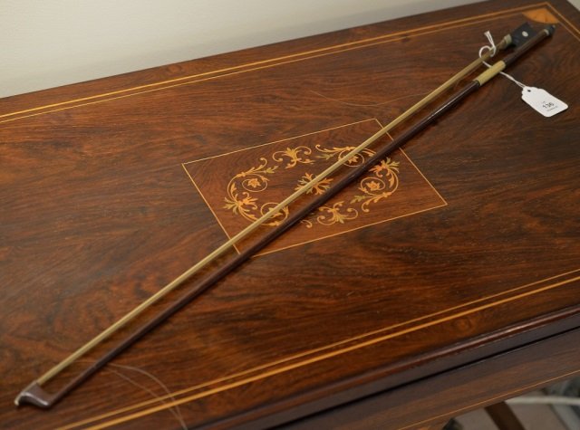 19TH C TOURTE VIOLIN BOW (1 of 5)