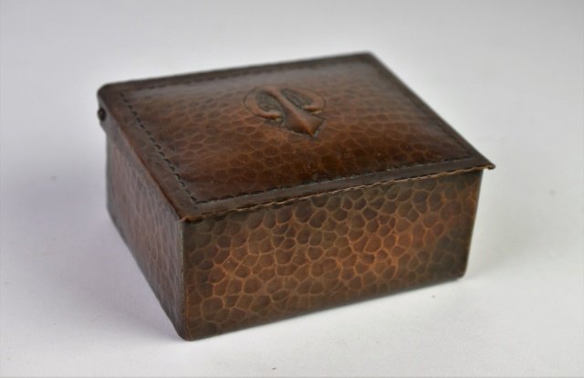 AMERICAN ARTS & CRAFTS COPPER BOX (1 of 1)