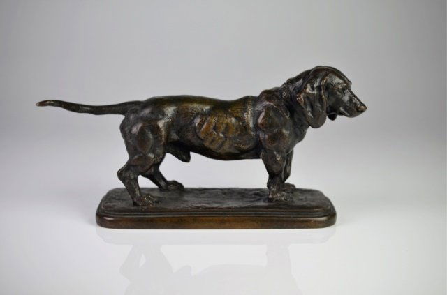 19TH CENTURY FRENCH BRONZE SCULPTURE OF A DOG (1 of 5)