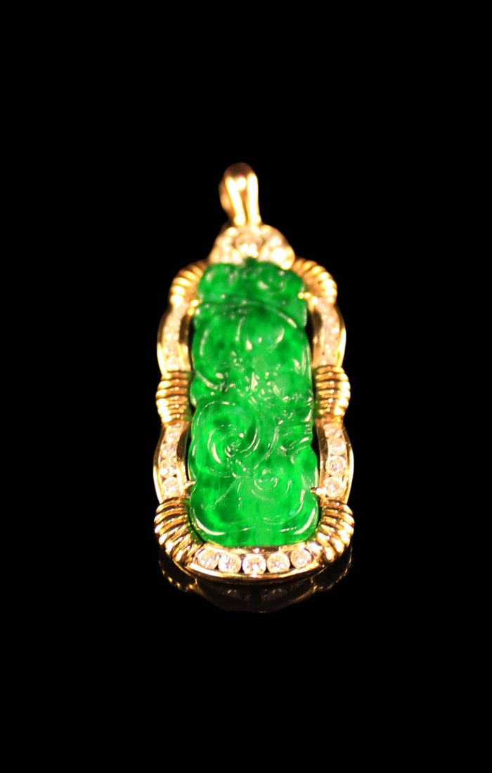 NATURAL TRANSLUCENT CHINESE RUYI JADEITE PENDANT: Natural Translucent Chinese Ruyi Ja
