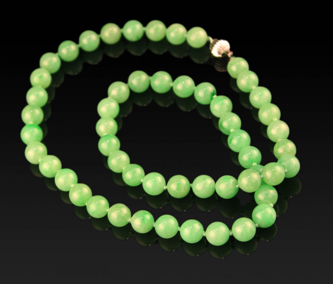 BEAUTIFUL CHINESE NATURAL JADEITE BEADS NECKLACE: Beautiful Jadeite Beads Necklace ,Co