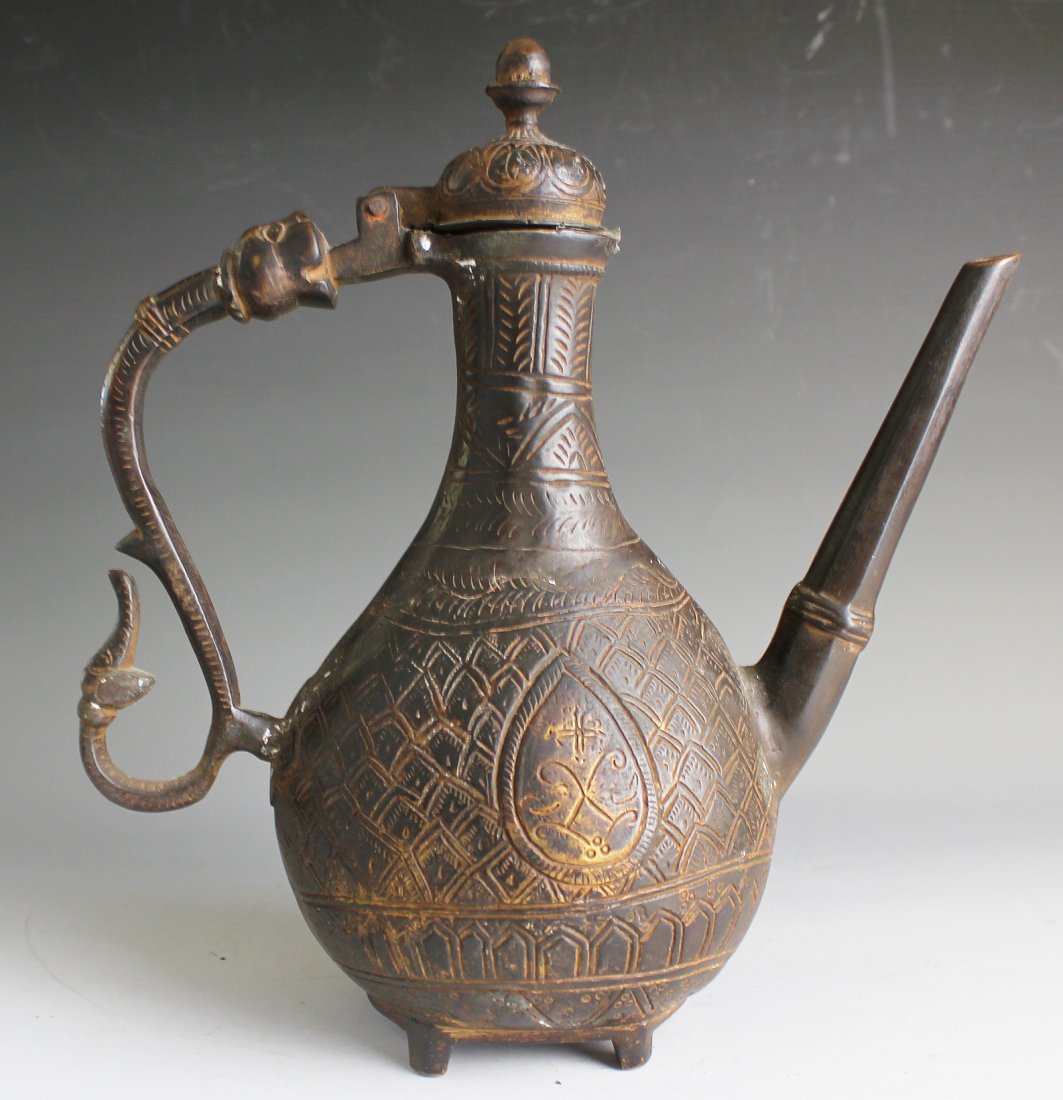 CHINESE GILT BRONZE EWER: "Qing Dynasty
H: 25.3CM(10IN)
清，銅壺"
