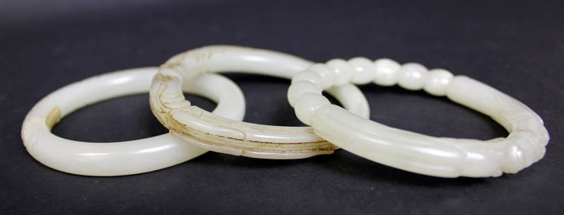 19TH, 3 PCS CHINESE WHITE JADE BANGLE: 十九世纪,白玉手镯三件_x000D_ Dia: 7.5 cm ( 3 in )