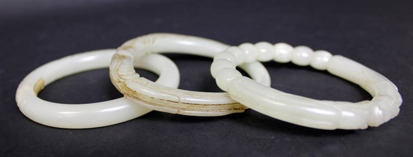 19TH, 3 PCS CHINESE WHITE JADE BANGLE: 十九世纪，白玉手镯三件_x000D_ Dia: 7.5 cm ( 3 in )