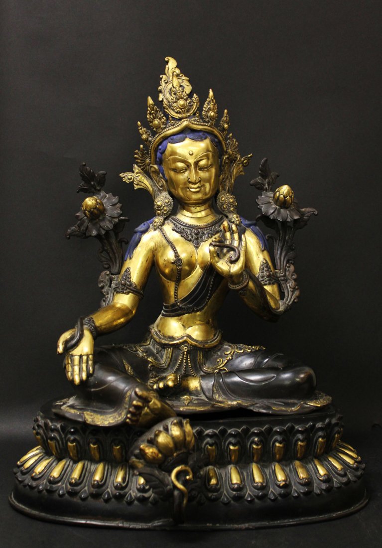 A CHINESE GILT BRONZE GUANYIN STATUE, QING/REPUBLIC (1 of 6)