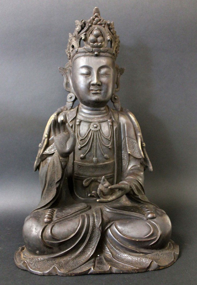 A LARGE CHINESE COPPER GUANYIN BUDDHA (1 of 10)