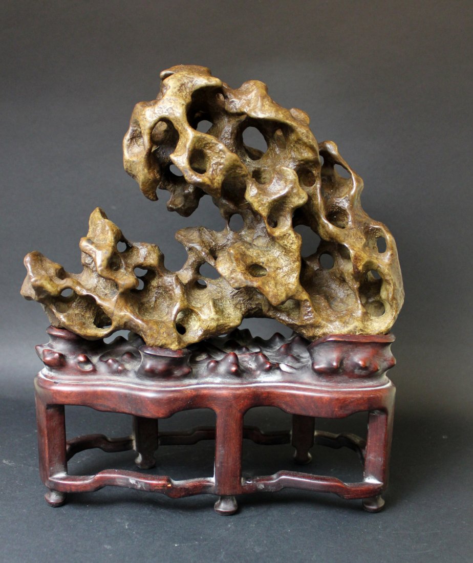 A CHINESE TAIHU STONE (1 of 6)