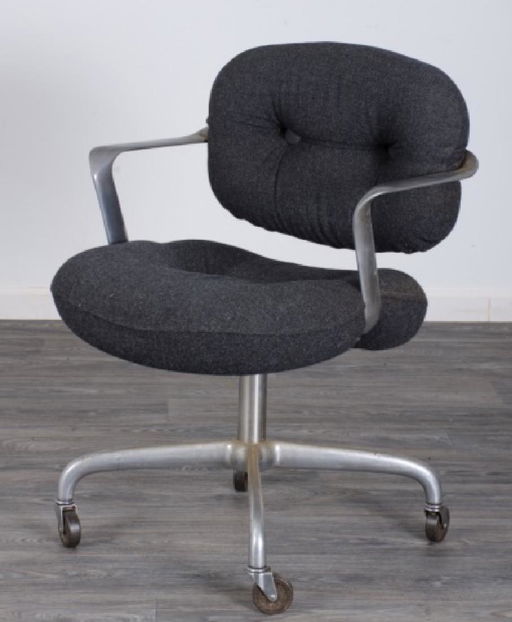 Knoll International Rolling Desk Chair