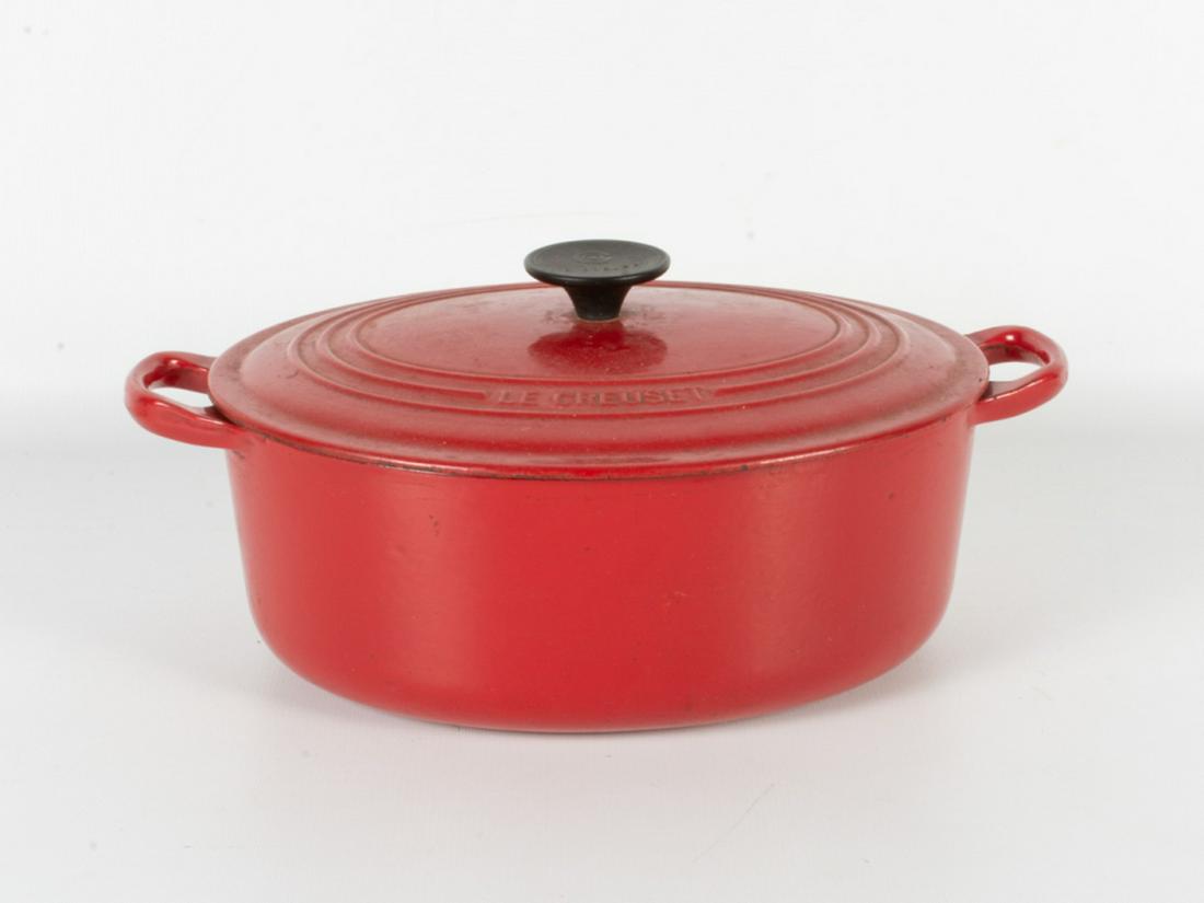 Le Creuset Oval Dutch Oven (1 of 9)