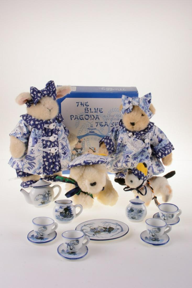 Muffy Blue Pagoda Collection (1 of 5)