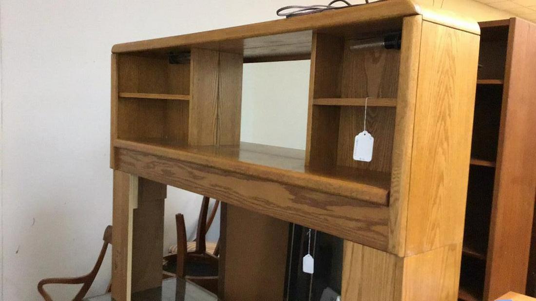 Headboard: Headboard.. All sales are subject to Bremo Auctions Terms & Conditions. Please review before bidding.