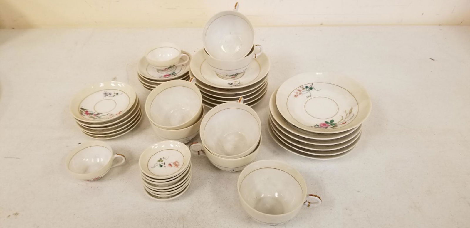 Haviland Limoges Porcelain Tableware (1 of 1)