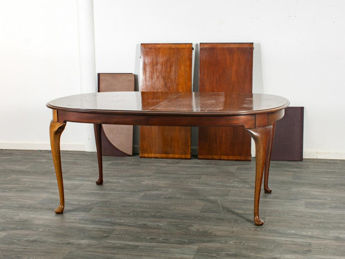 Queen Anne Style Oval Dining Table (1 of 15)