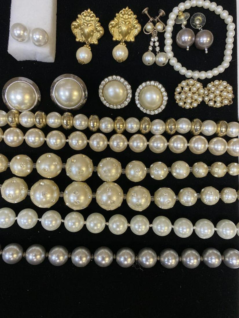 Faux Pearl Jewelry (1 of 6)
