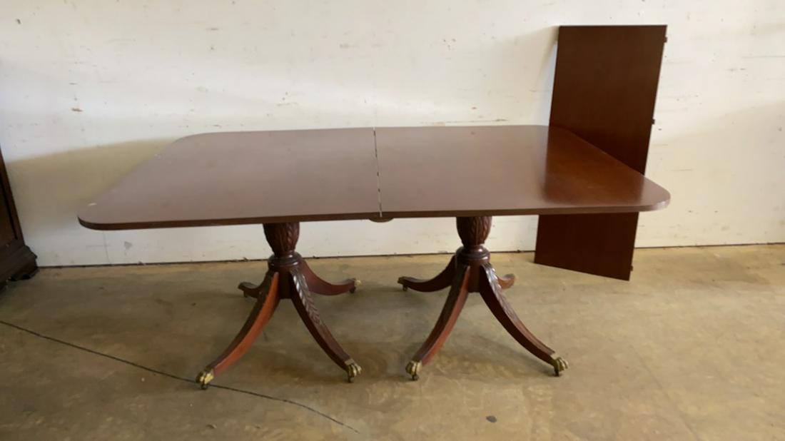 Duncan Phyfe Style Dining Table (1 of 9)
