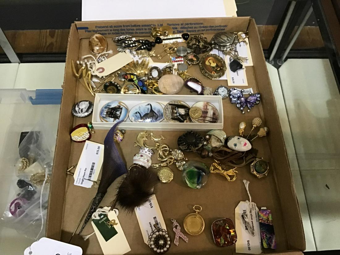 Group of Costume Brooches & Pendants (1 of 1)