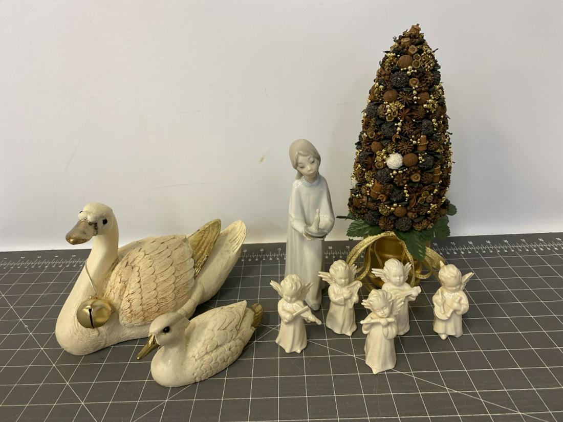 Group of Decorative Items (1 of 6)