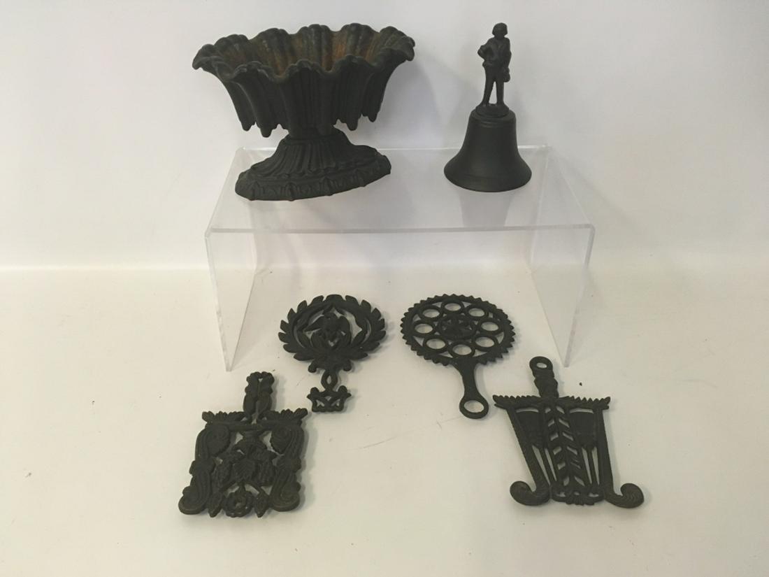 Cast Iron Trivets, Bell and Planter (1 of 8)