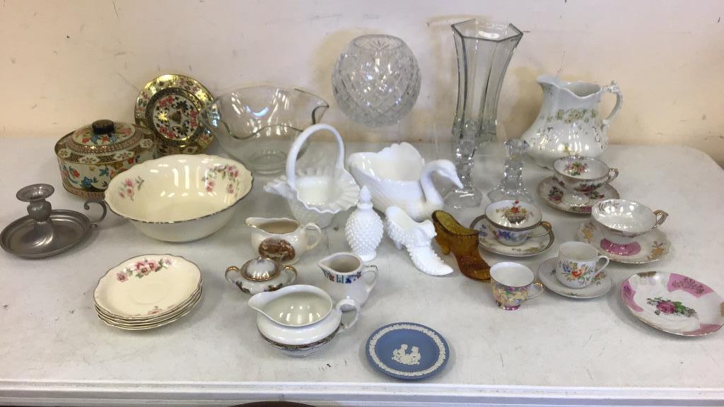Fenton Hobnail and Porcelain: Fenton Hobnail and porcelain.