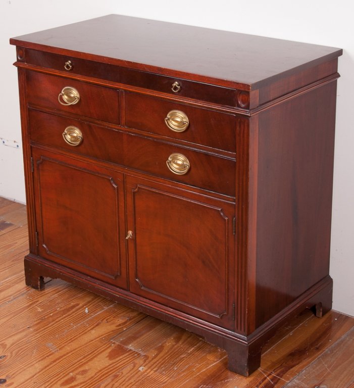 Drexel Mahogany Server (1 of 9)