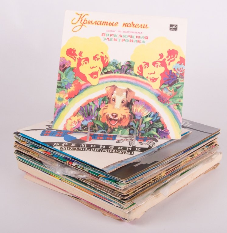 Russian Record Collection, Thirty-Two (32): Includes twenty-one records with sleeves, three LPs with sleeves, and seven records missing sleeves; all in Russian; also includes a sleeve with no record; all in Fair condition but have not been test