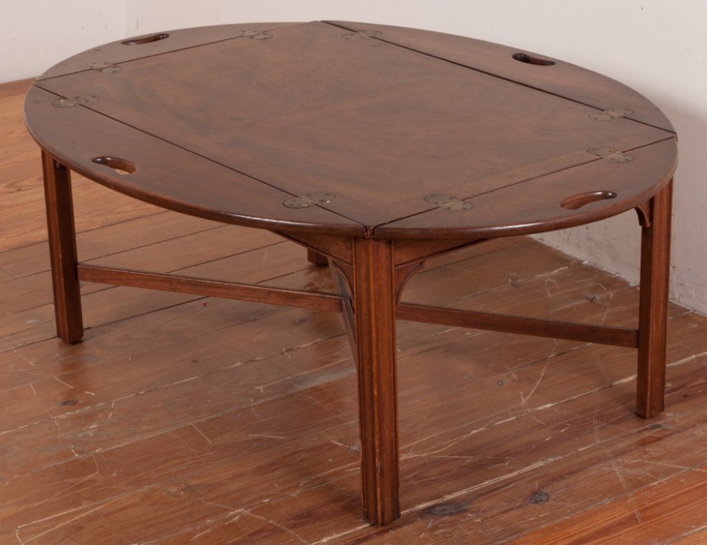 Henredon Butler's Tray Table: Heritage Henredon mahogany Victorian style butler's tray table, of typical form with four double brass hinged leaves, carrying handles to all sides and X-form stretcher; marked on underside of top; me
