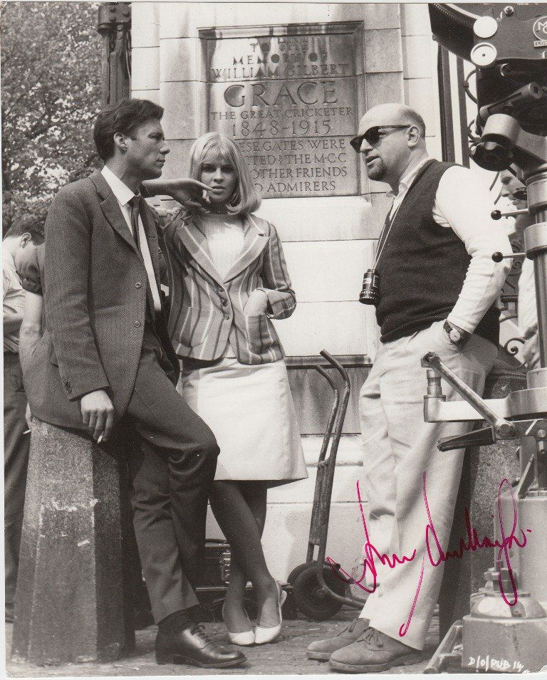 John SCHLESINGER British director and producer (1926-2: John SCHLESINGER British director and producer (1926-2003). Directed Macadam Cowboy in 1969. Signed photograph “John Schlesinger”, 9x7.4 inches. In black & white. On the stage of the movie Darling