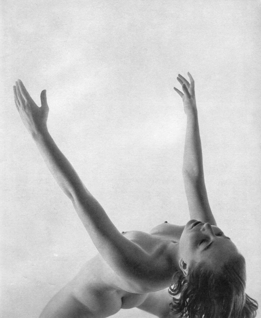 (Nude) Peter Basch - Reach - Gravure: Sheet-fed PhotoGravure printed 1951 - printer unknown, Nus - Image size approx. 6.5"x8.5"