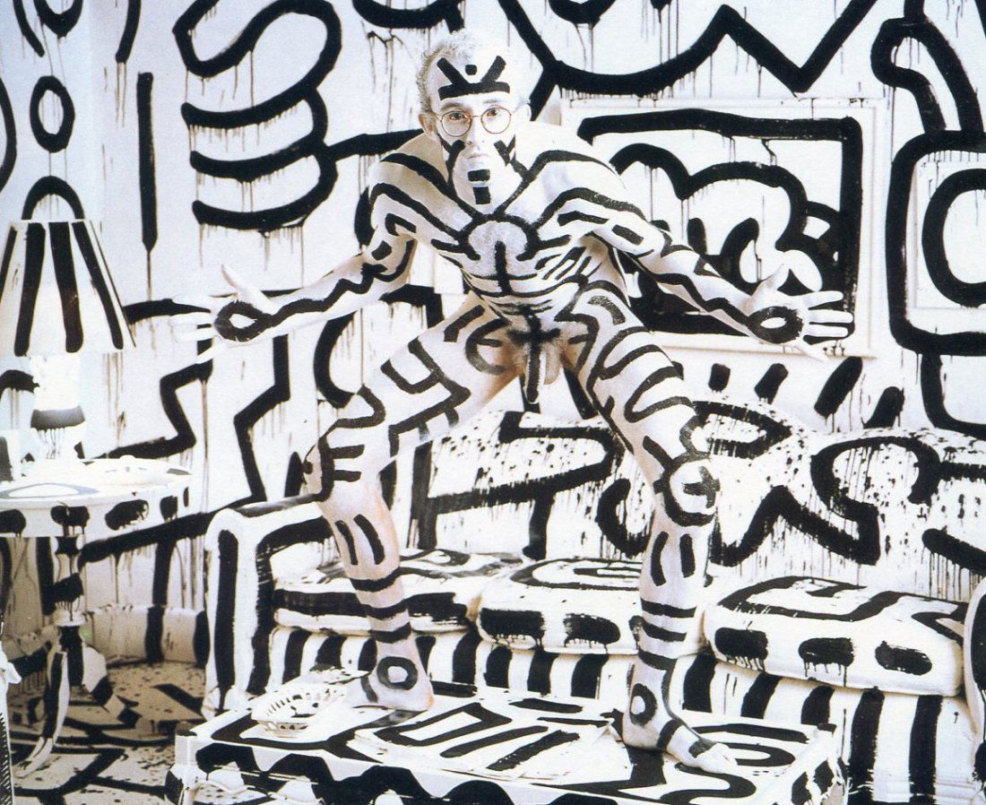Annie Leibovitz - Keith Haring - Color Offset: This is a color lithographic offset from a compilation of Images beautifully printed, on thick matte paper, in 1987, in France for an annual compilation on photography - Image size 8" x 6". Photo Moun