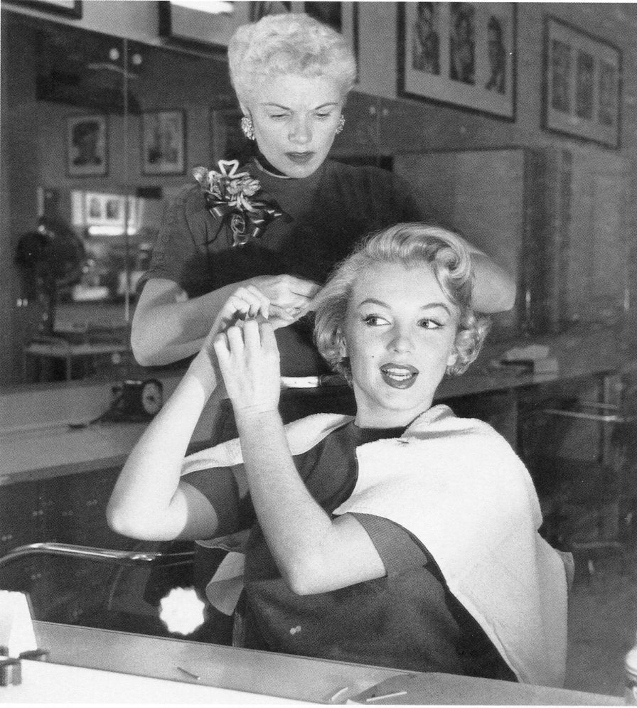 Andre de Dienes - Marilyn Monroe - Duotone: This is a duotone from a compilation of Images beautifully printed in 2007 - Image size 6" x 7". Photo Mounted with acid free tissue on conservation mat-board