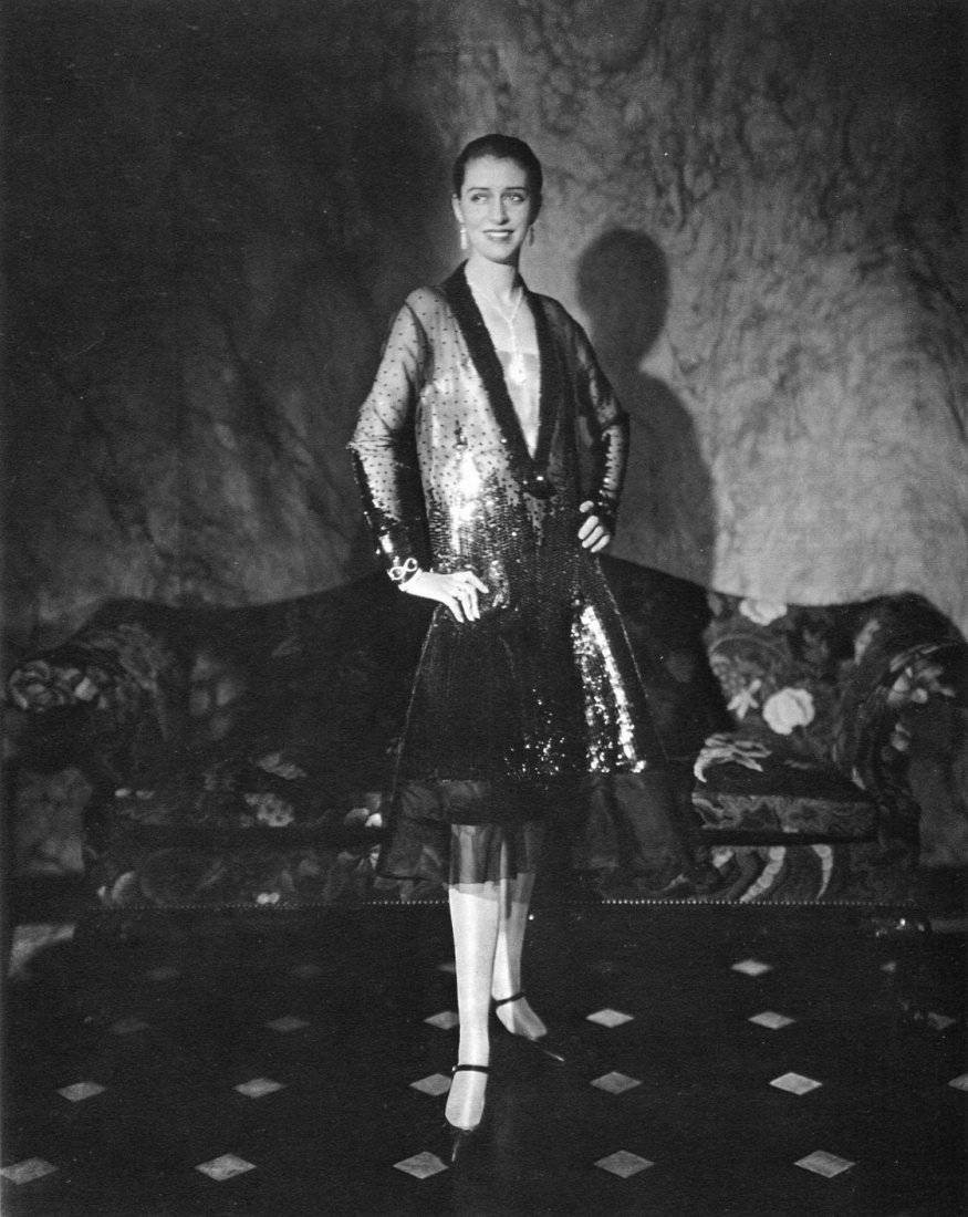 Edward Steichen - Mrs e e cummings 1927, Gravure: printed in 1963 by Conzett and Huber (Swiss printer) Sheet-fed photogravure - Marion Morehouse - Image Size approx. 7"x9"