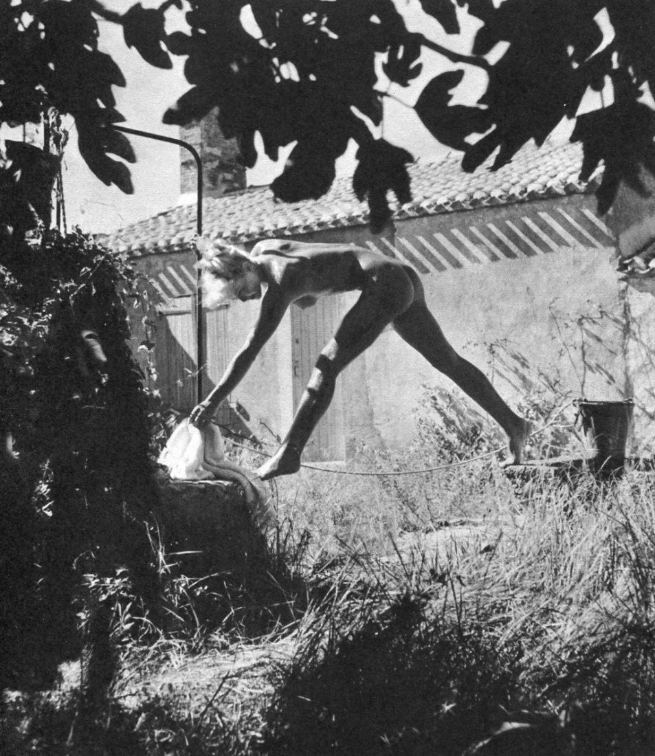 (Nude) Fernand Fonssagrives - Tightrope - Gravure: Sheet-fed Gravure printed 1951 - printer unknown, Nus - Image size approx. 6.5"x8"