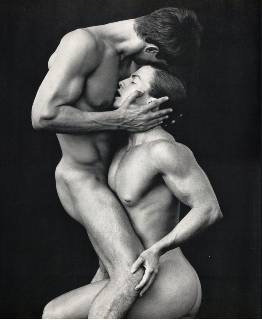 (Nude) Herb Ritts - Tony & Mimi - PhotoGravure: 1988 Sheet-fed PhotoGravure printed Tokyo, Japan for Twin Palms Publishers in 1988 - limited edition of 6100, Nus - Image size (inches) approx. 11 x 13
