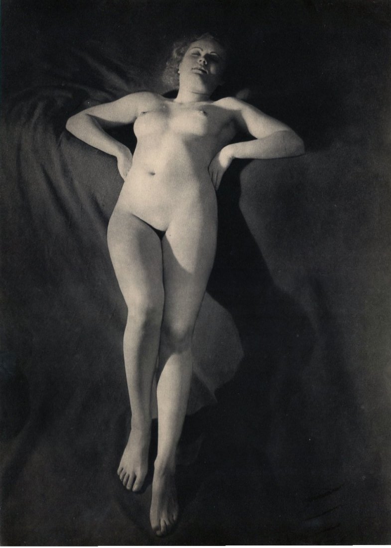(nude) Brassai - Woman Nude: Beautiful Vintage HelioGravure printed by Theo Brugiere - Paris in 1949, Etudes de Nus - Image size (inches) approx. 9 x13