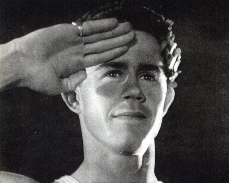 Leni Riefenstahl - Earl Meadows, USA 1936 Olympics: 1937 Vintage sheet fed Gravure by Deutschen Verlag, Berlin, Germany - Image size approx 7.5 X5.5