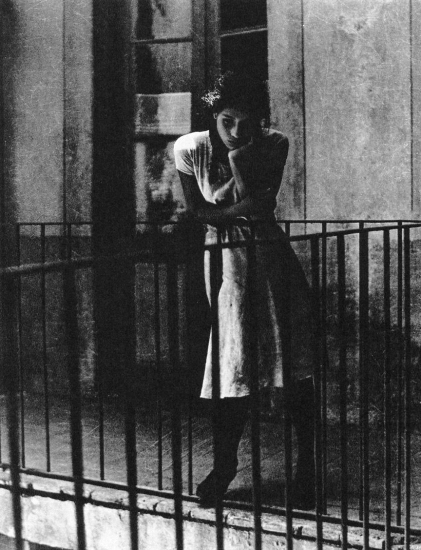 Manuel Alvarez Bravo - El Ensueno, 1931- Gravure: 1972 Sheet-fed Gravure printed by C.J. Bucher (swiss printers) - Image size approx. 5.5 x7.5