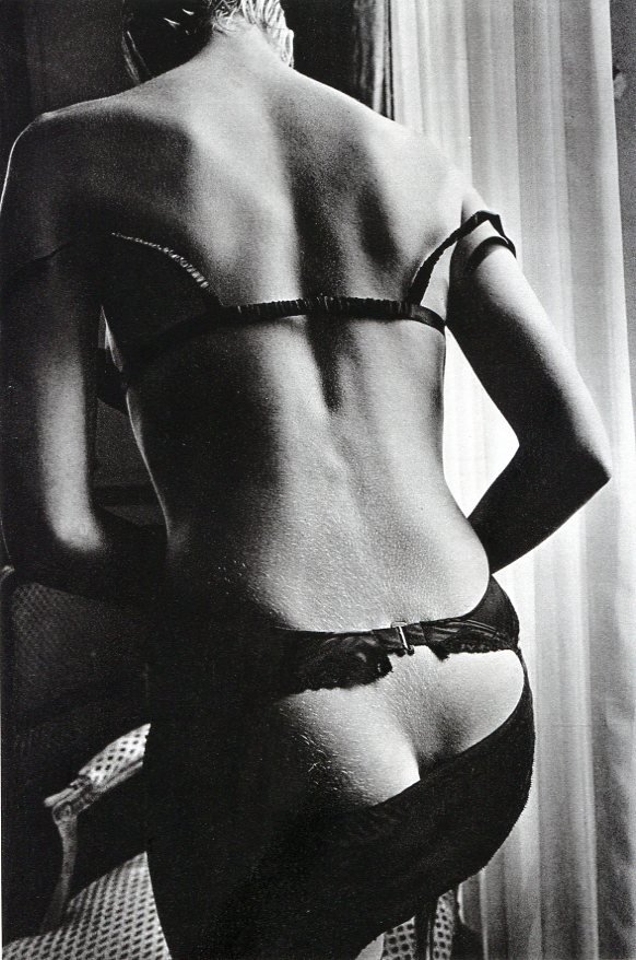 (Nude) Jeanloup Sieff - Nude - Gravure: 1982 Sheet-fed Gravure printed by Contrejour French printers) - Image size approx. 6 x9
