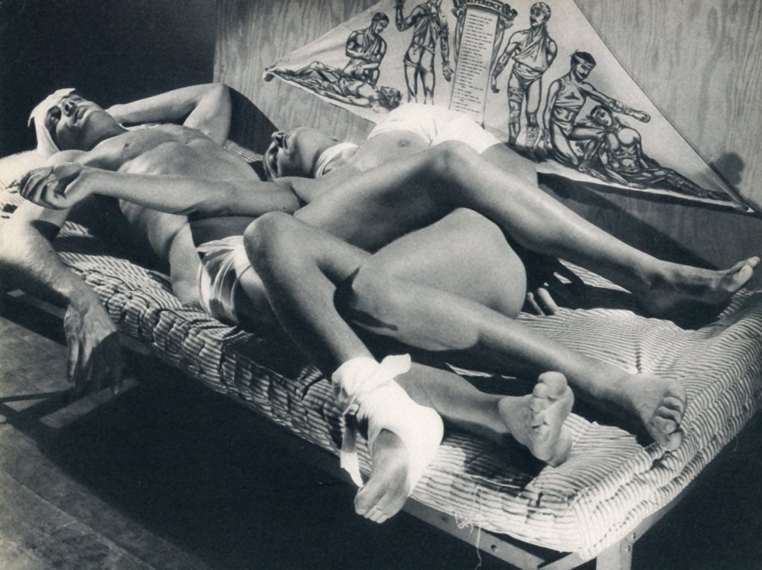 (Nude) George Platt Lynes - Sailors - Gravure: 1930s Vintage Sheet-Fed Gravure printed by La Neogravure - Paris in 1935, Nus - Image size (inches) approx. 9 x6