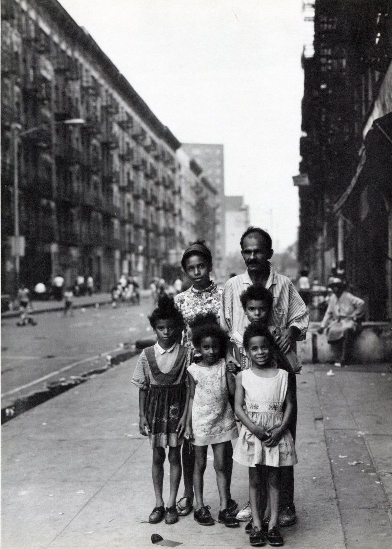 Bruce Davidson - Harlem, family: 1969 Sheet-fed Copperplate Gravure by Conzett and Huber (Swiss printer) - Image Size approx. 9"x12"