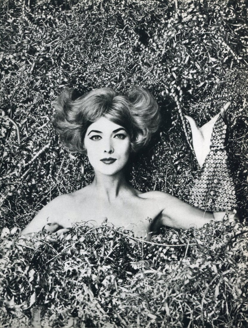 Bourdin, Guy - Handbag: Vintage Sheet-fed Gravure printed in 1963 by Heibonsha, in Tokyo, Japan - Image size approx. 8" X 10.5"