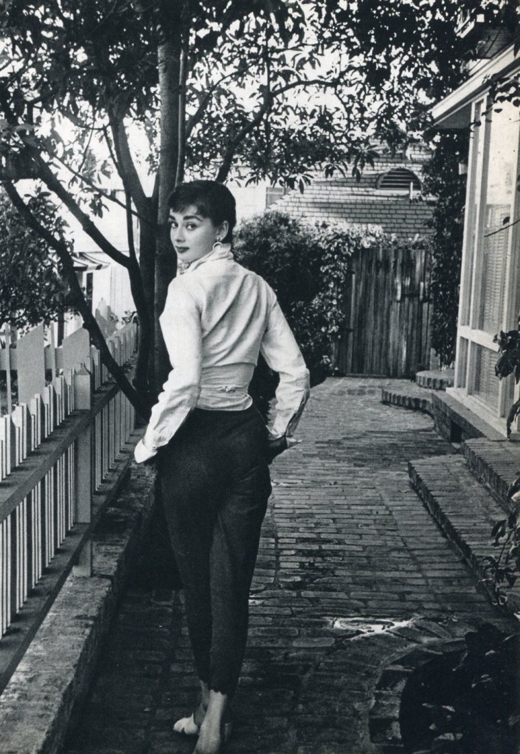 Shaw, Mark - Audrey Hepburn, Hollywood, 1953: 1958 Heibonsha publishers, Japan (printer) Sheet-fed Copperplate Gravure - Image Size approx. 7 x 9.5