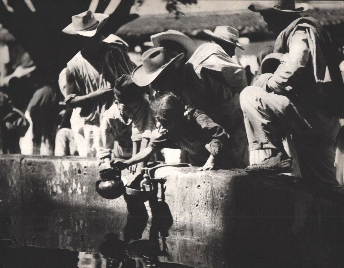 Dorr, Nell - Getting Water - Oaxaca: Vintage Sheet-fed Gravure printed in 1962 by Photogravure and Color Company, USA - Image size 13" X 10"