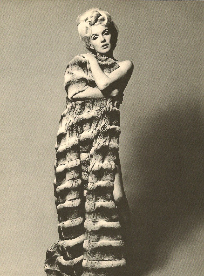 Stern, Bert - Marilyn: Duotone printed on uncoated paper, printed in USA 1964 - Image Size 8" x 10.5"