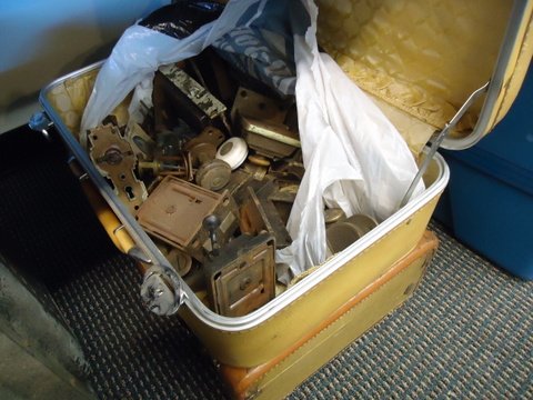 2 Suitcases of Door Hardware: 2 suitcases of door hardware including glass doorknobs