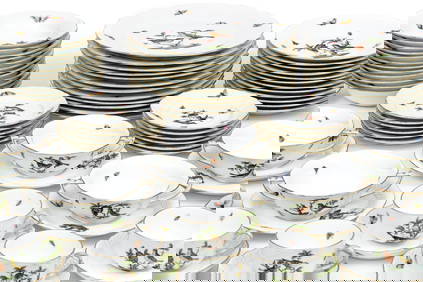 Ninety-Five Piece Herend Rothschild Bird Porcelain Dinner Service (1 of 17)