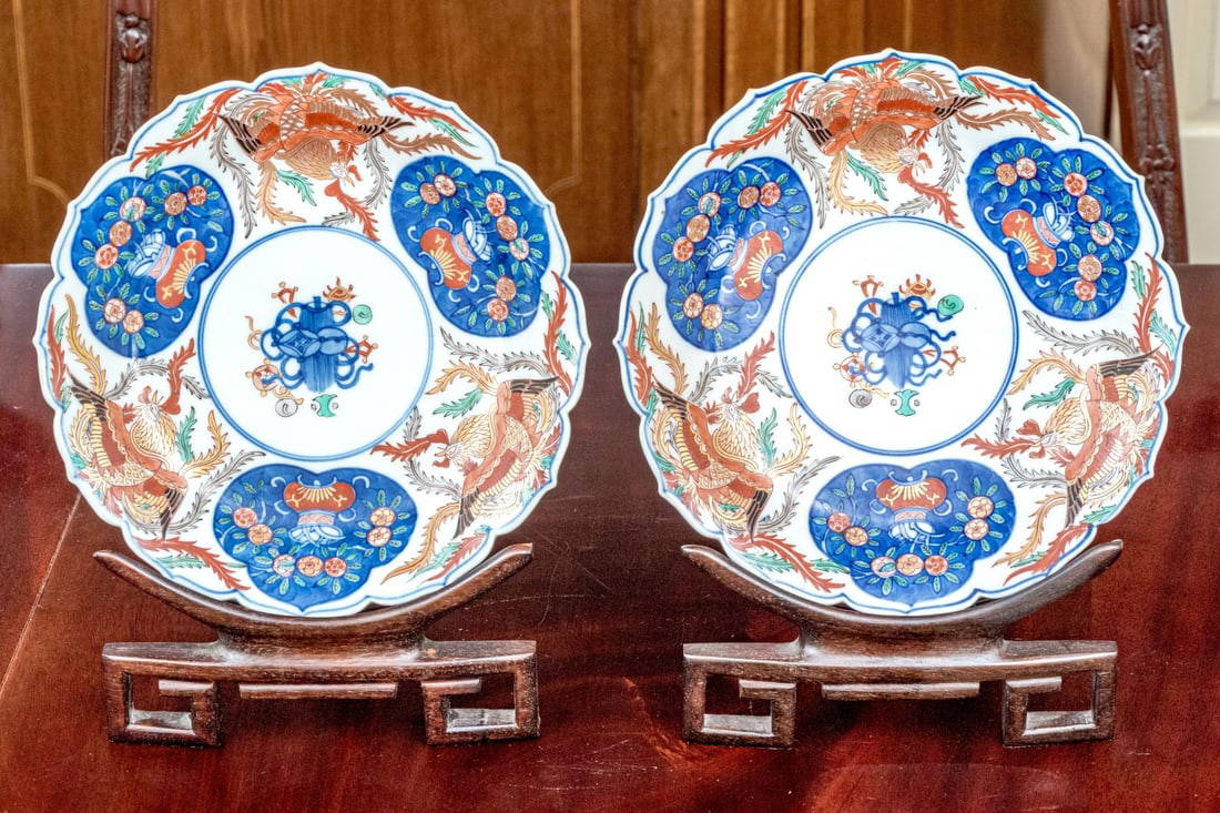 Pair Of Japanese Export Imari Porcelain Plates With Apocryphal Cheng Hua Marks