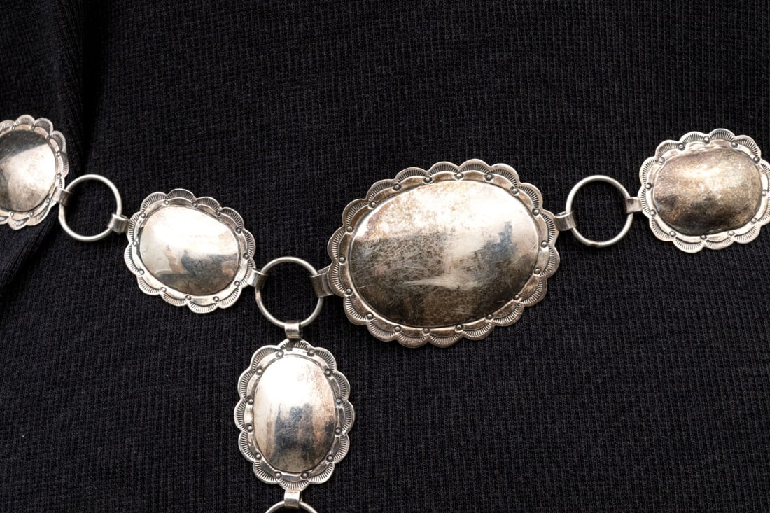 STERLING SILVER CONCHO MOTIF BELT (1 of 10)