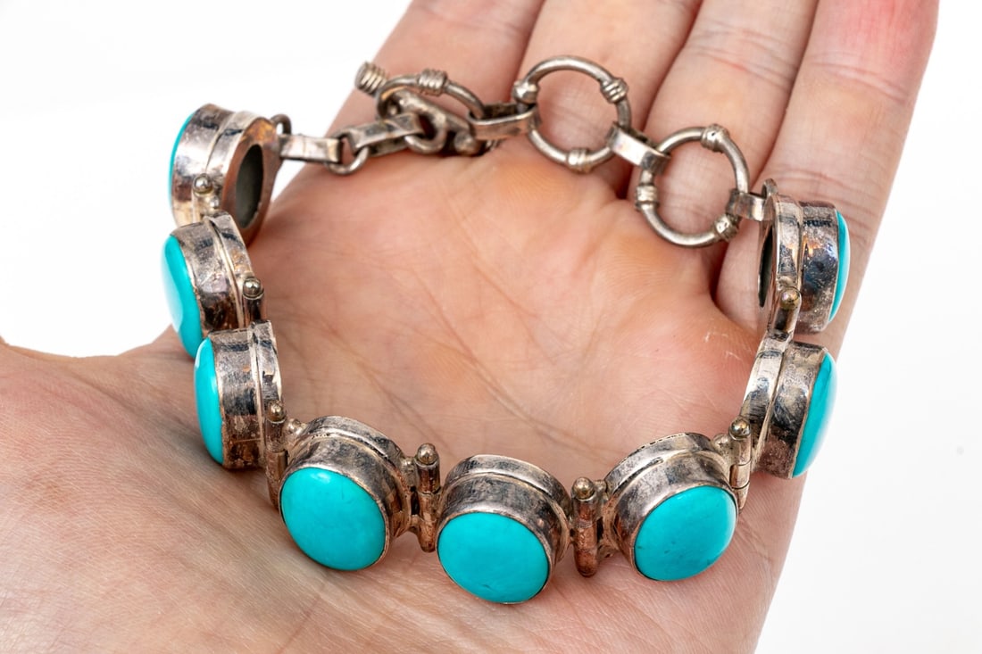 STERLING SILVER ELEGANT CABACHON HINGED LINK BRACELET - 9